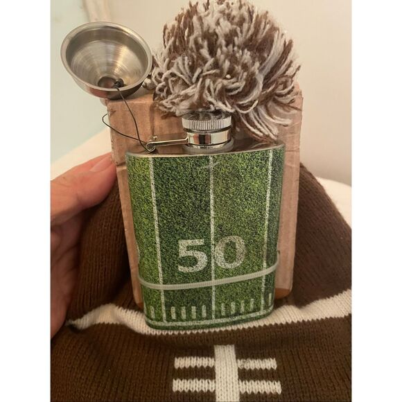 Wembley Tailgate Cold Weather Football Beanie with Flask One Size NWT - Picture 6 of 10